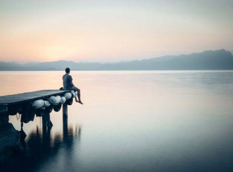 1_TgePJdNyP2BcP6AYz_jABw The Difference Between Loneliness and Solitude